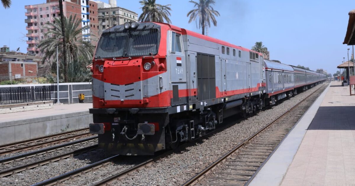 كيفية حجز مقاعد القطارات الفاخرة والمكيفة لكافة الخطوط من خلال الهاتف المحمول