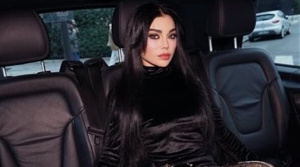 إطلالة جريئة لهيفاء وهبي في أسبوع الموضة بربع مليون جنيه