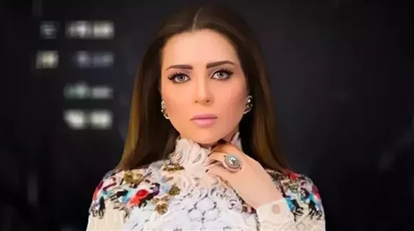 باقات حب بين مي عز الدين وليلى علوي