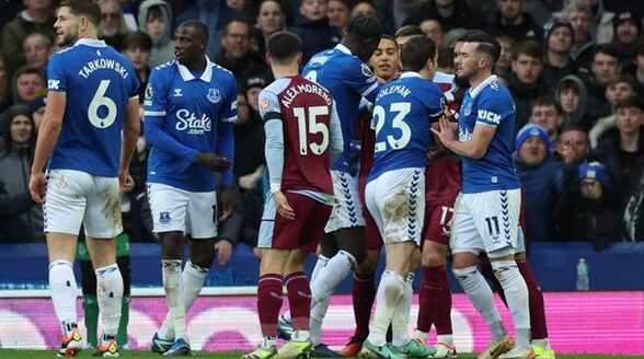 تشكيل أستون فيلا وإيفرتون في الدوري الإنجليزي: كل التفاصيل المهمة