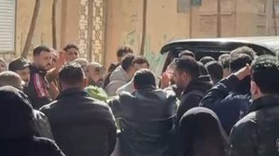 صلاة الجنازة على والدة رضا البحراوي في مسجد عوارة بطنطا