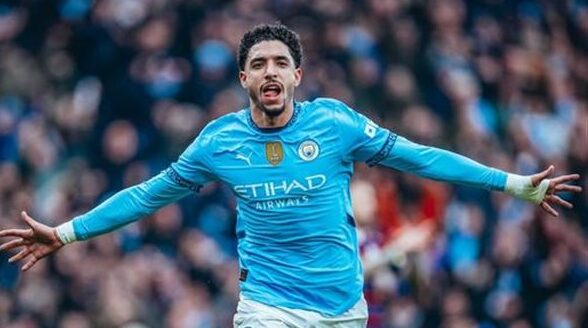 عمر مرموش في تشكيل مانشستر سيتي ضد وولفرهامبتون