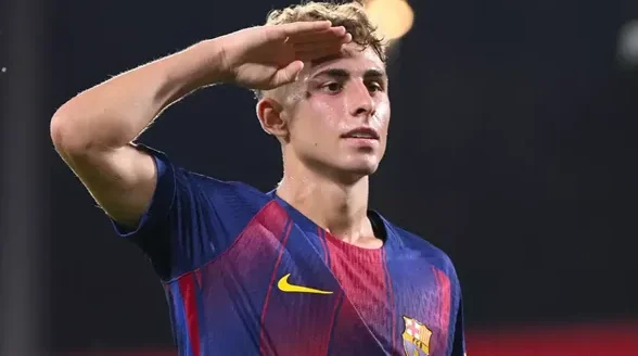 فيرمين لوبيز يجدد عقده مع برشلونة حتى عام 2031