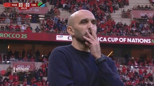 لقجع يبحث مع الركراكي مصير المنتخب بعد الإخفاق في الكان