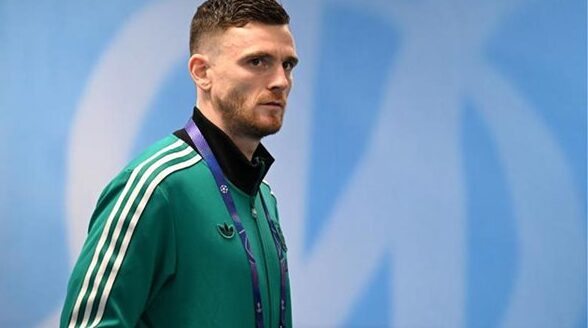 ليفربول يرفض بيع روبرتسون لتوتنهام في الصيف