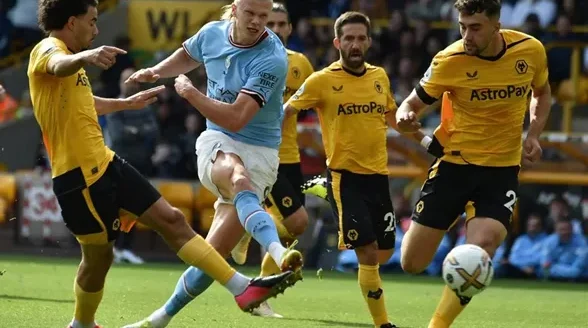 مانشستر سيتي ضد وولفرهامبتون في الدوري الإنجليزي