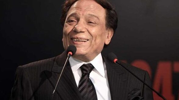 عادل إمام يظهر مع حامل لقب «الزعيم الصغير»