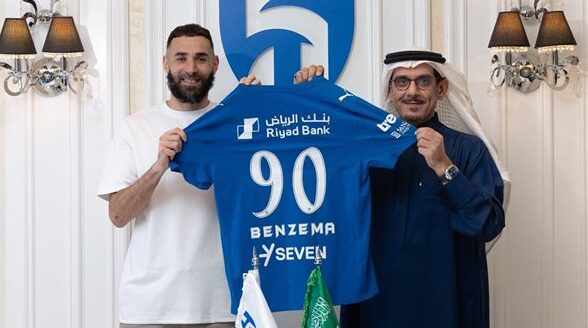 موقف كريم بنزيما من مباراة الهلال والأخدود في دوري روشن