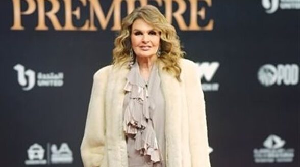 يسرا تتألق بإطلالة كلاسيكية في حفل رمضان بريميوم